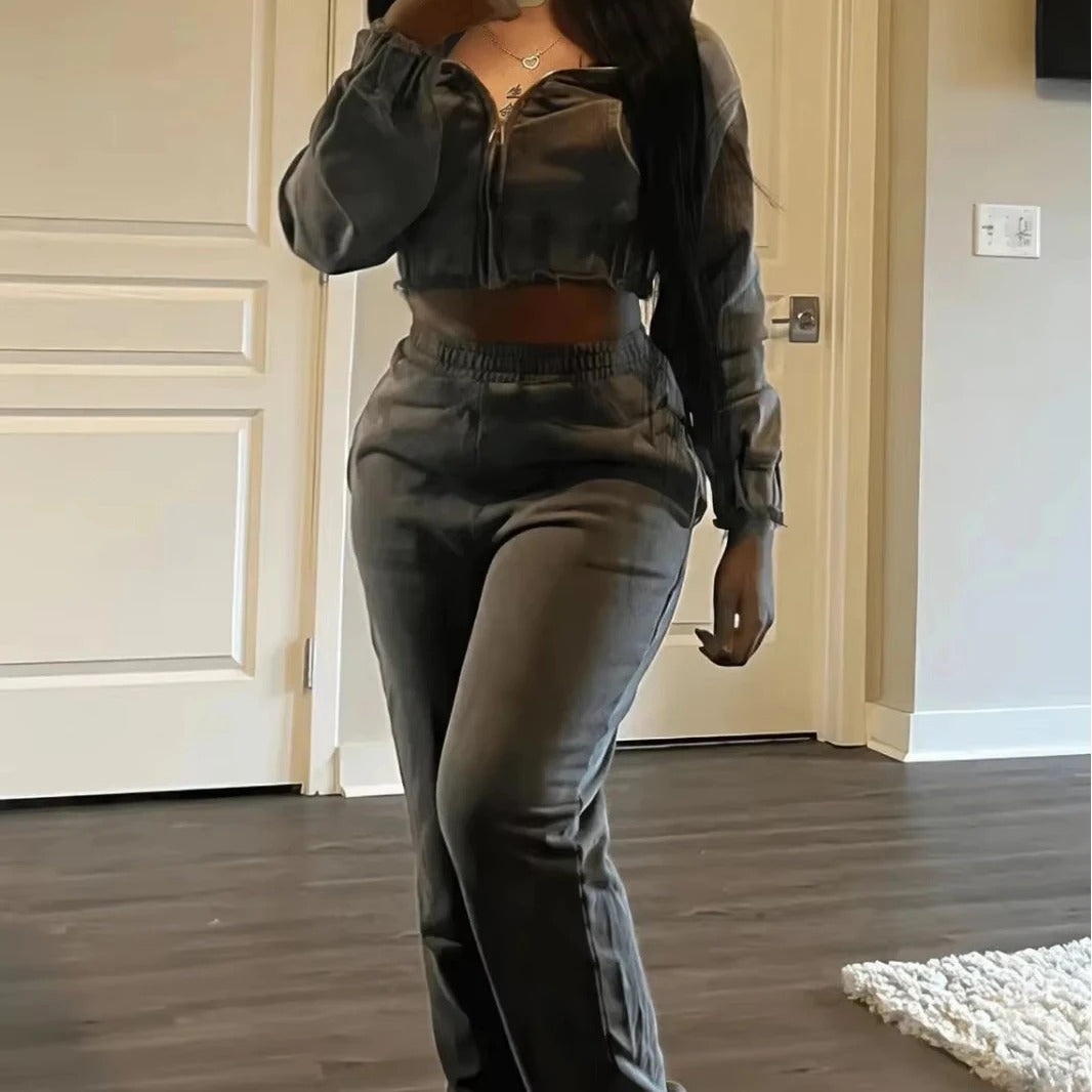Grey cropped hoodie and jogger set with zip front